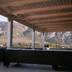 Petrino Sxinos Villa *