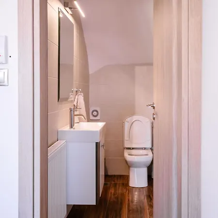 Petrino Sxinos * Skhoinos