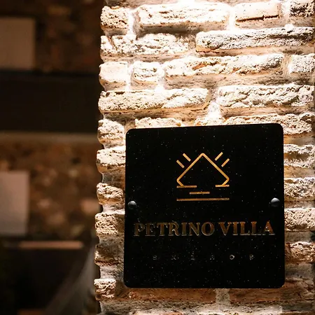 Villa Petrino Sxinos *