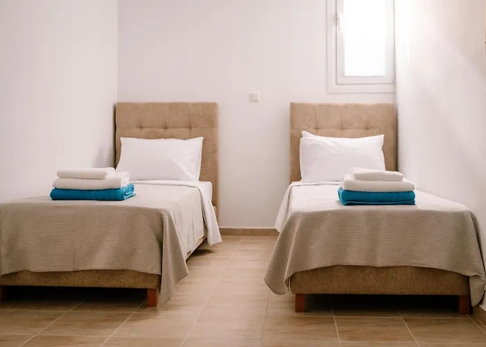 Petrino Sxinos Villa